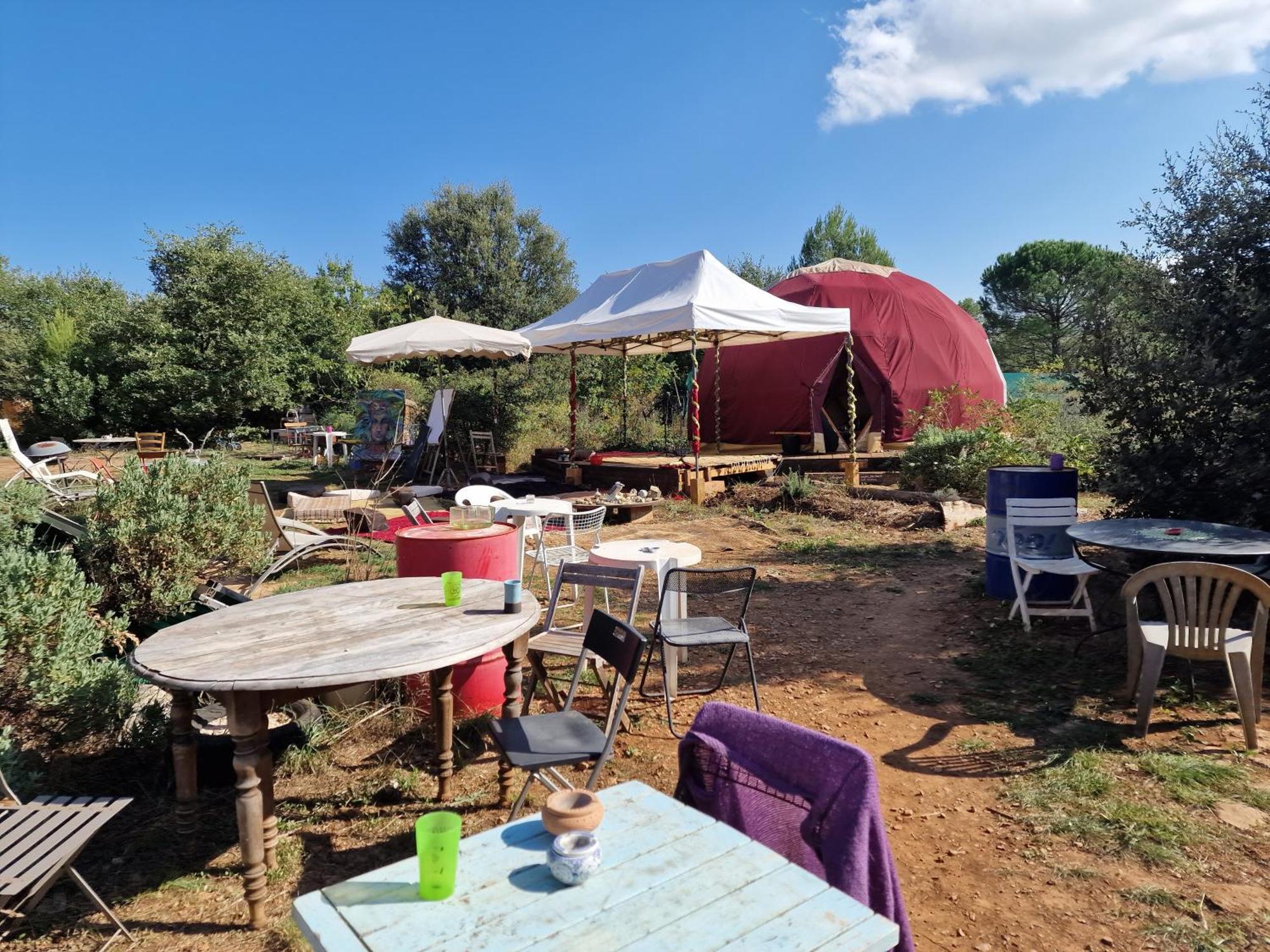 Campsite Jolie Caravane A Sivana Oasis De Lumiere Tourves